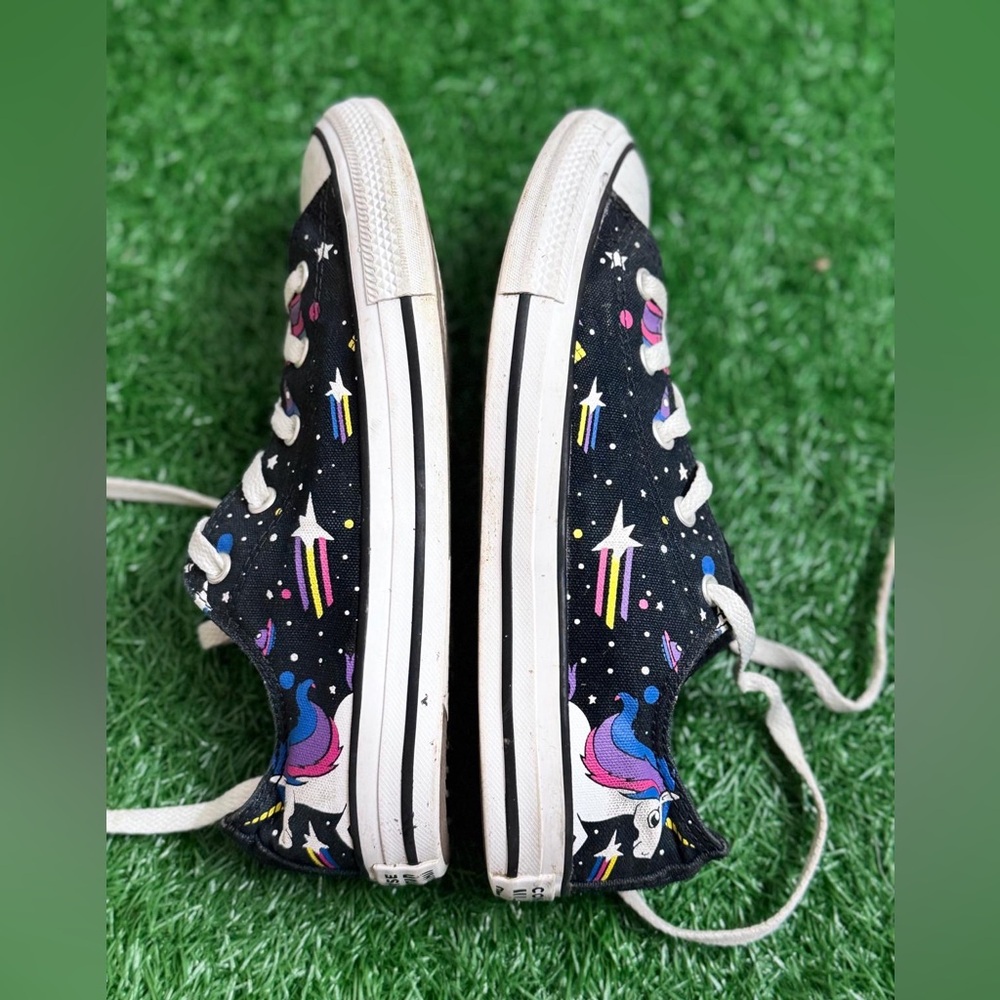 Converse Kids' Black Sneakers with Unicorn Design Size 4 - Picture 5 of 7